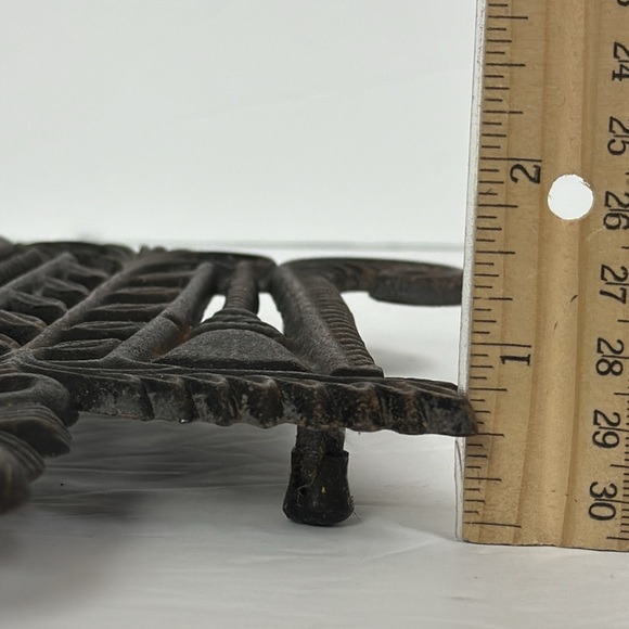 Vtg Griswold Grain Tassel Cast Iron Trivet #1903 broomstick primitive rustic USA - Picture 5 of 9